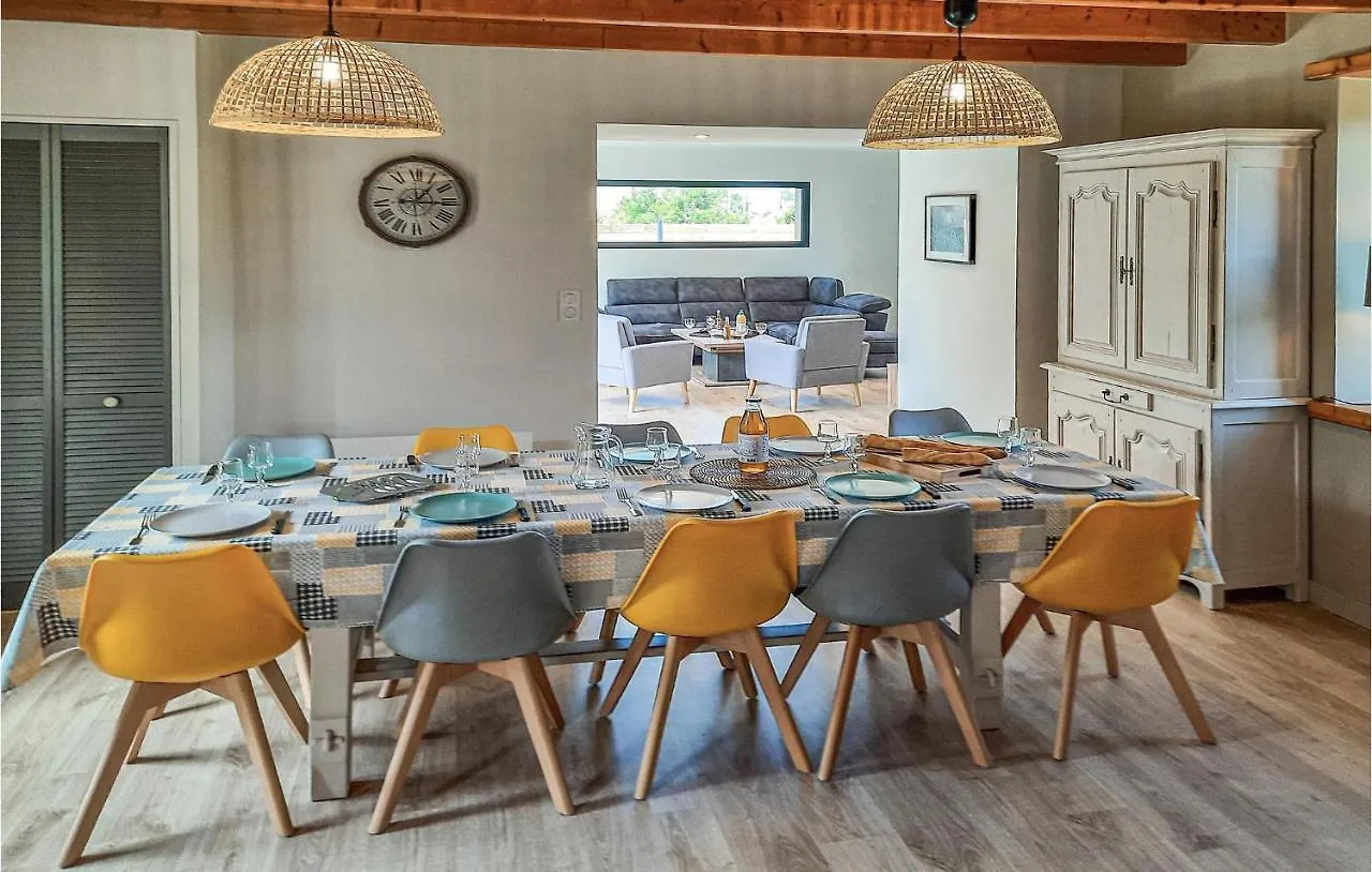 5 Bedroom Stunning Home In Kerlouan Tatil Evi