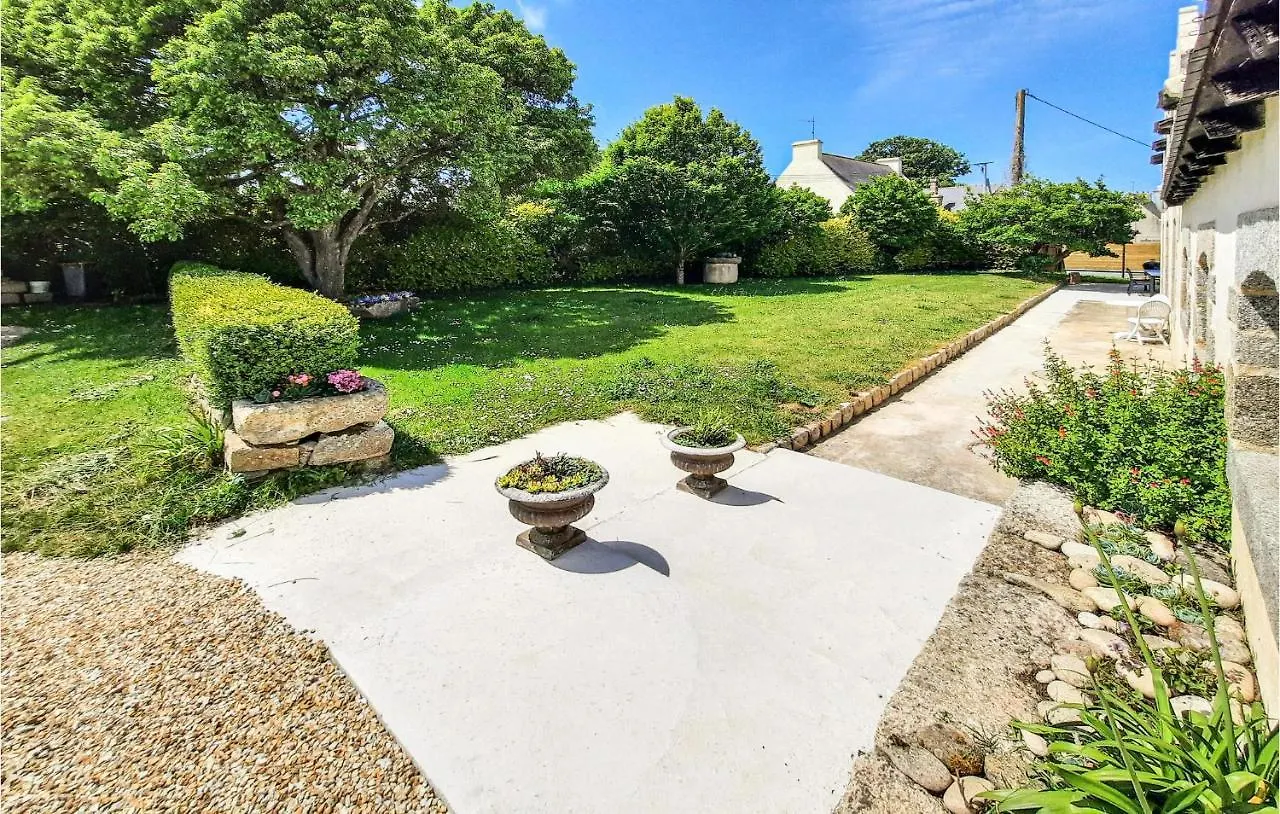 5 Bedroom Stunning Home In Kerlouan Ferienhaus
