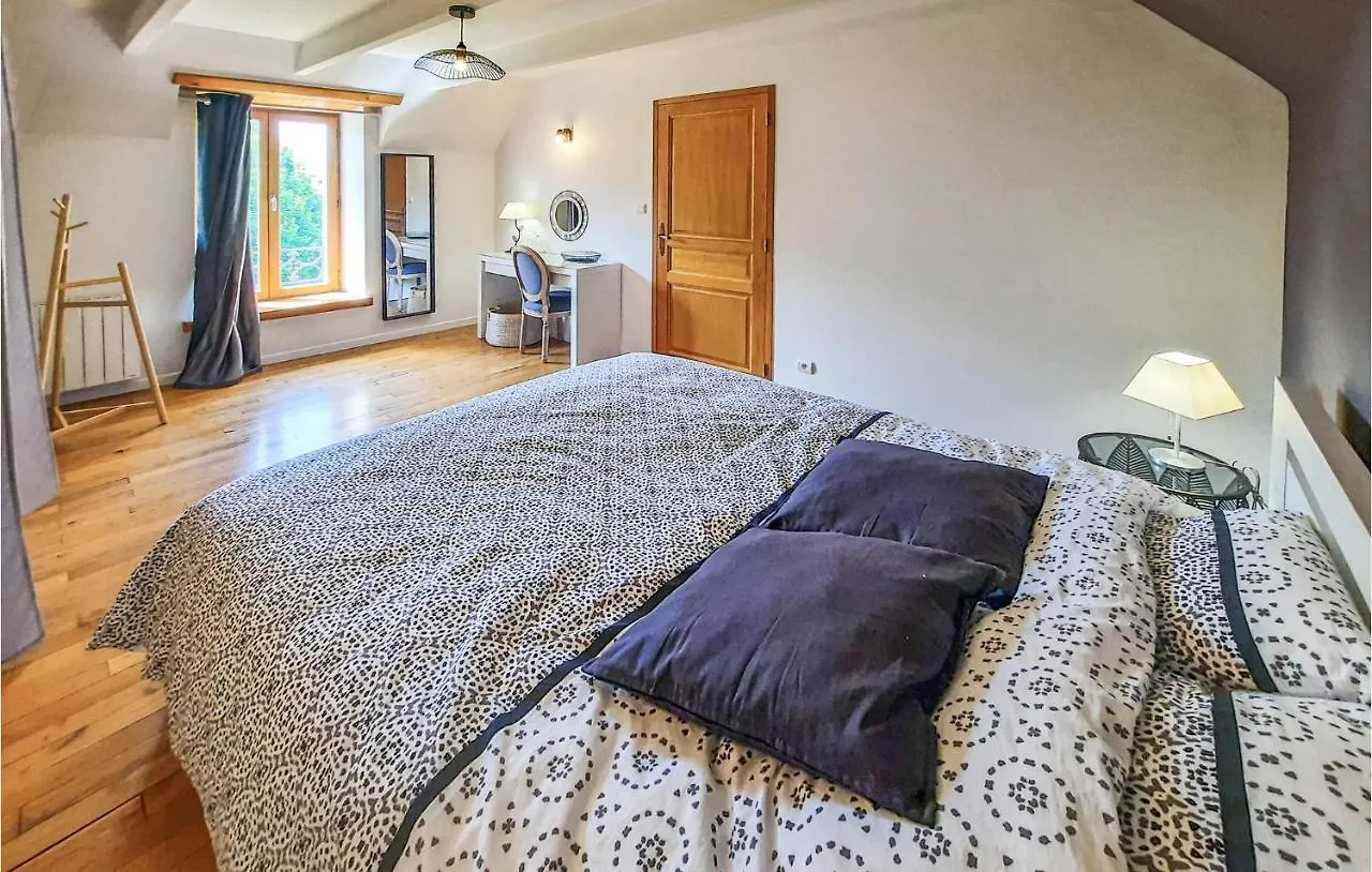 5 Bedroom Stunning Home In Kerlouan 0*,