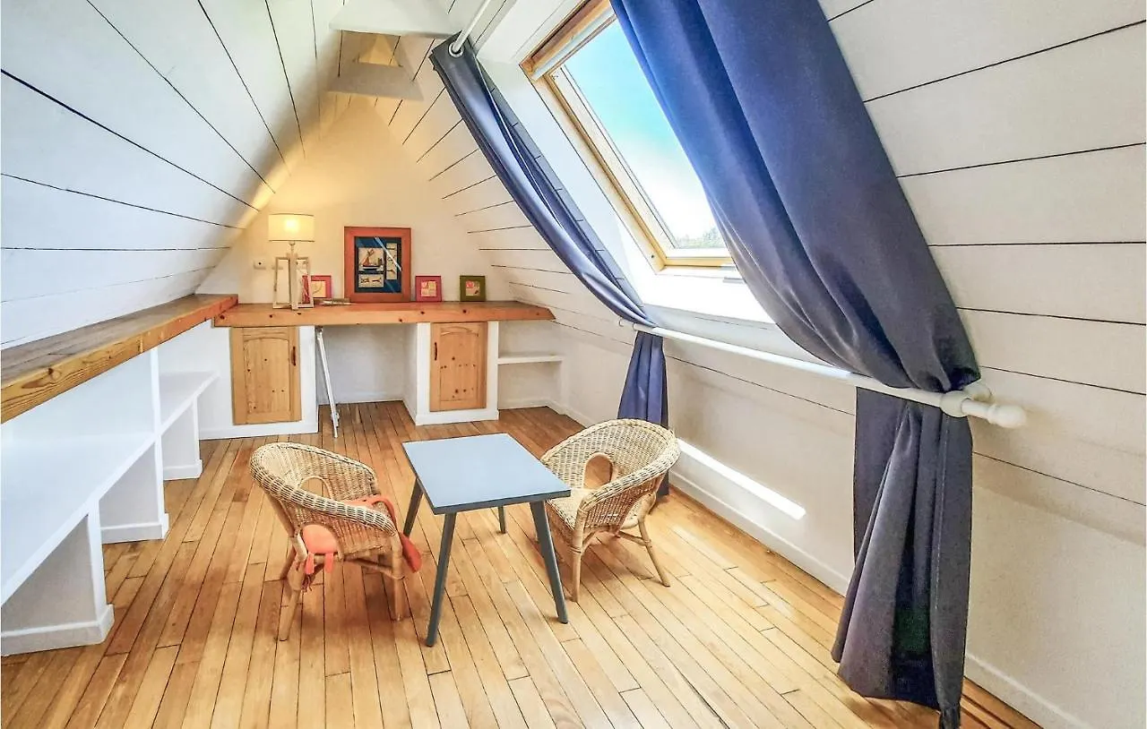 5 Bedroom Stunning Home In Kerlouan Ferienhaus
